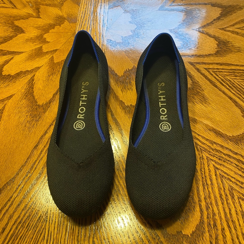 Rothys Black size 8 Round Toe